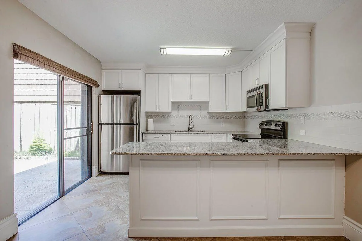 204 2nd Ct, Palm Beach Gardens: photo 1 of 6