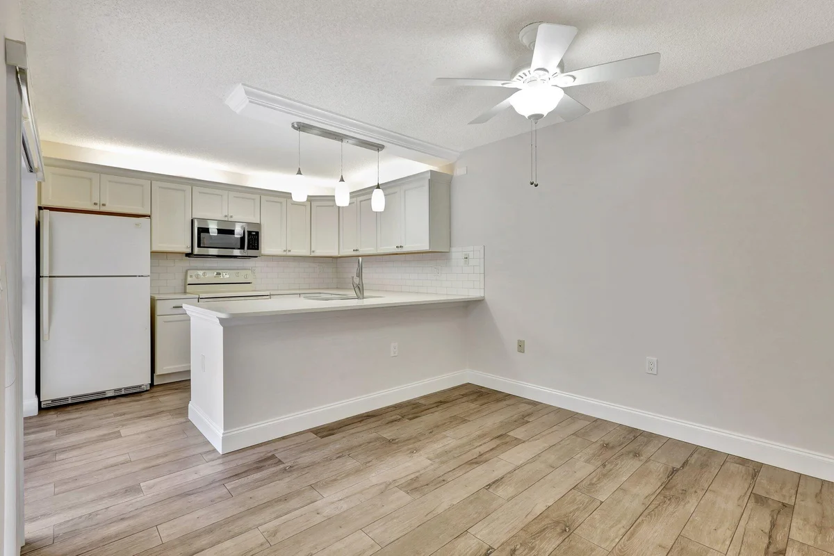 7118 71st Way, West Palm Beach: photo 1 of 39