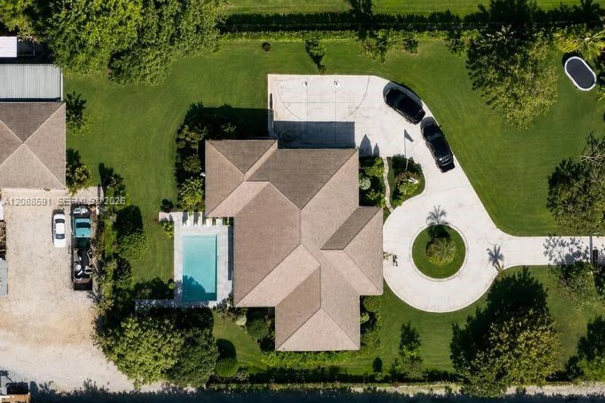 24420 SW 192nd Ave, Homestead: photo 1 of 26