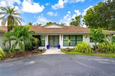 9900 NW 14th Ct, Coral Springs: photo 1 of 43