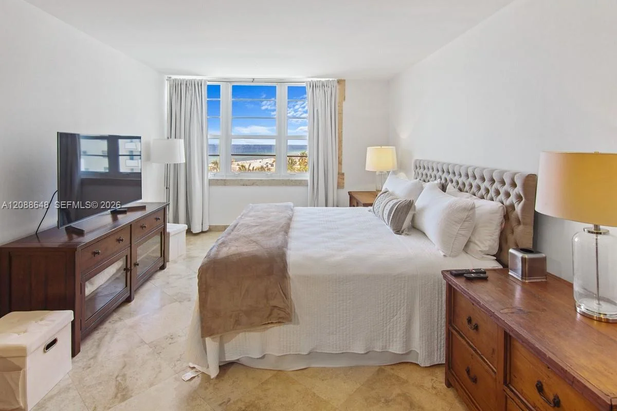 100 Lincoln Rd #748, Miami Beach: photo 1 of 18