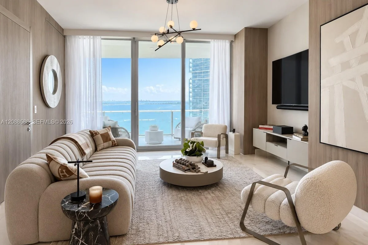 300 Biscayne Boulevard Way #1605W, Miami: photo 1 of 25