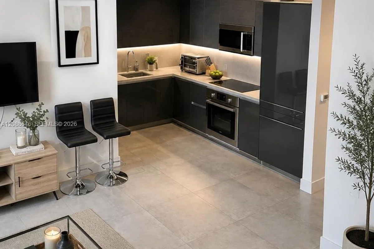 1080 Brickell Ave #907, Miami: photo 1 of 12