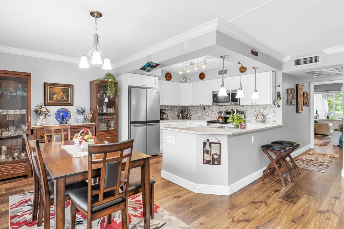 2041 Lyndhurst J, Deerfield Beach: photo 1 of 70