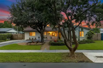 19780 SW 101st Ave, Cutler Bay: photo 1 of 38