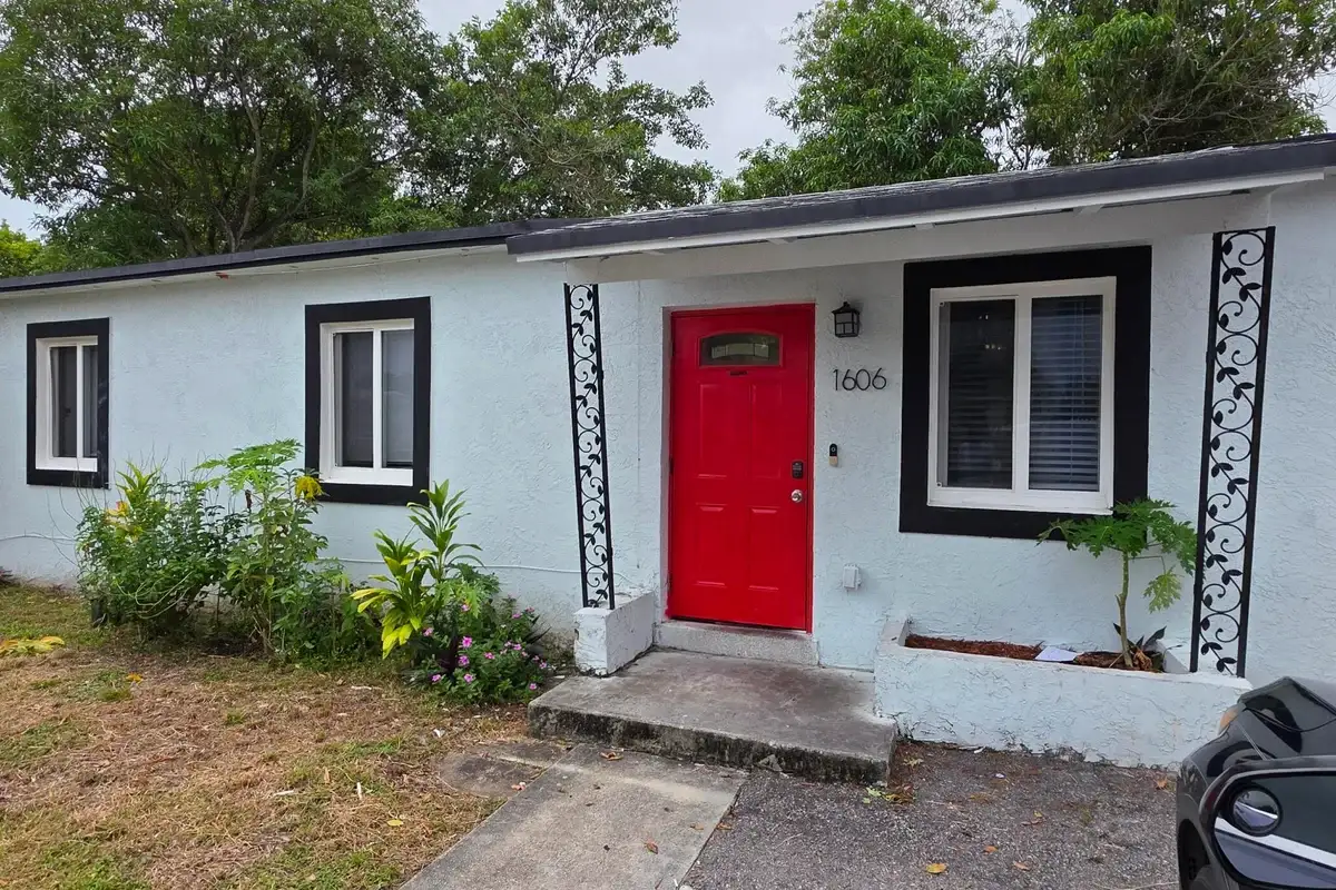 1606 NW 13th Ct, Fort Lauderdale: photo 1 of 7