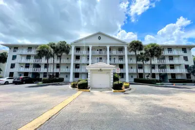 1721 Whitehall Dr #303, Davie: photo 1 of 15