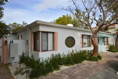 835 NE 15th Ave #2, Fort Lauderdale: photo 1 of 13