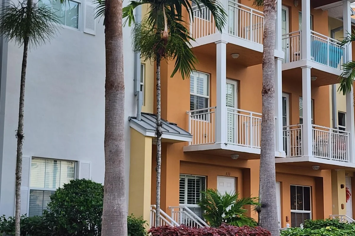 335 SW 13th Ter, Fort Lauderdale: photo 1 of 20
