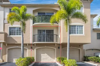 100 Crestwood Ct N #109, Royal Palm Beach: photo 1 of 21