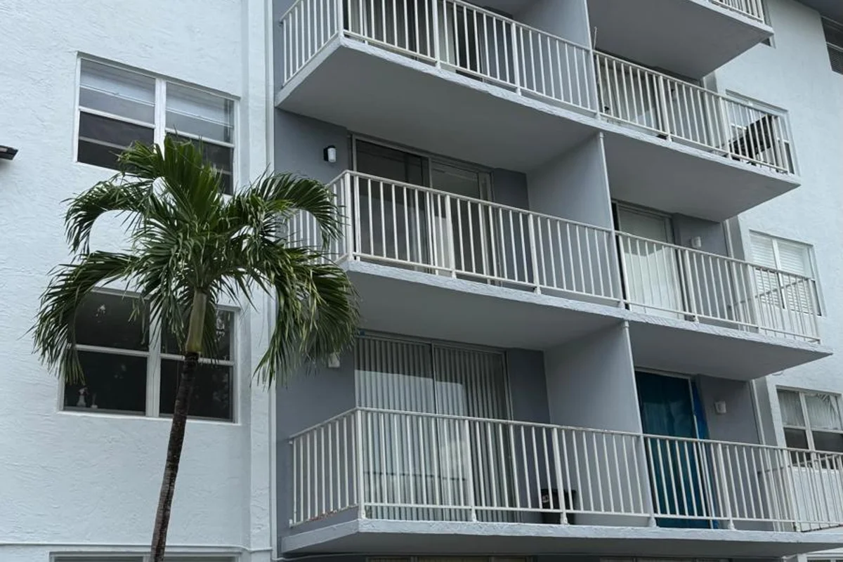 1805 Sans Souci Blvd #434, North Miami: photo 1 of 14