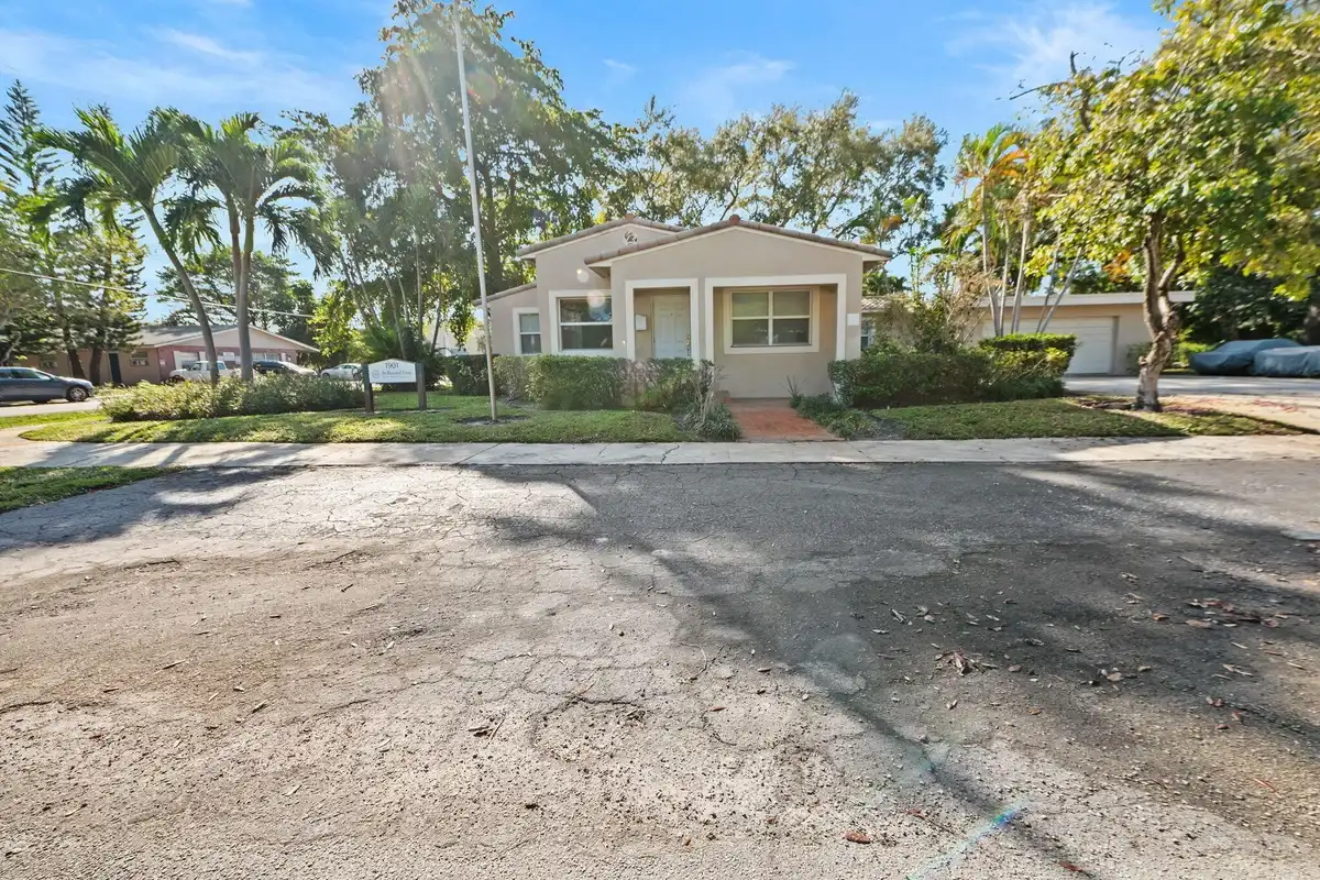 1901 SE 4th Ave, Fort Lauderdale: photo 1 of 25