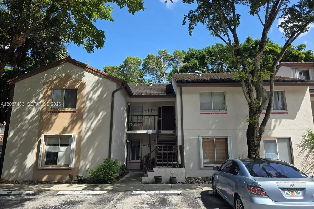 13967 SW 91st Ter, Miami: photo 1 of 16