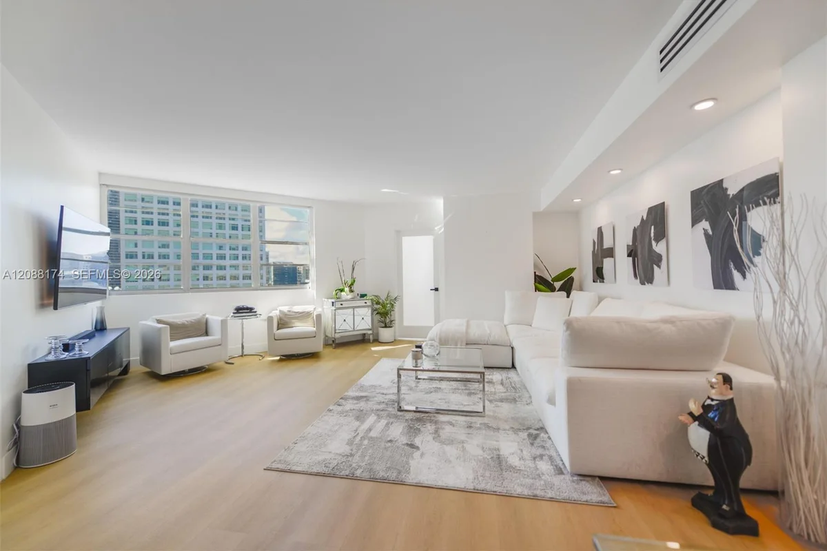 801 Brickell Bay Dr #1962, Miami: photo 1 of 20