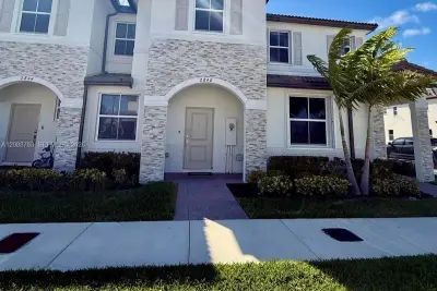 2840 SE 26th Ter, Homestead: photo 1 of 40