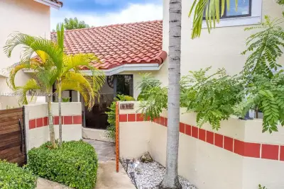1111 San Remo Cir, Homestead: photo 1 of 34