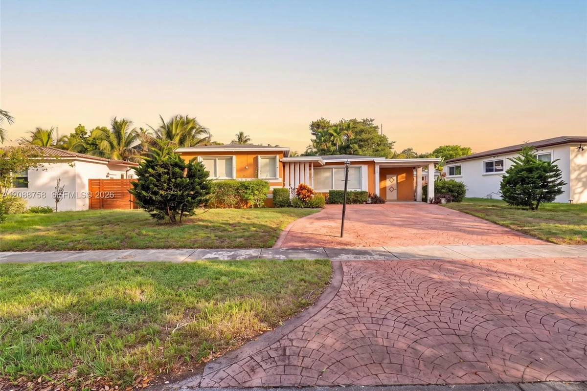 12140 NE Miami Ct, North Miami: photo 1 of 34