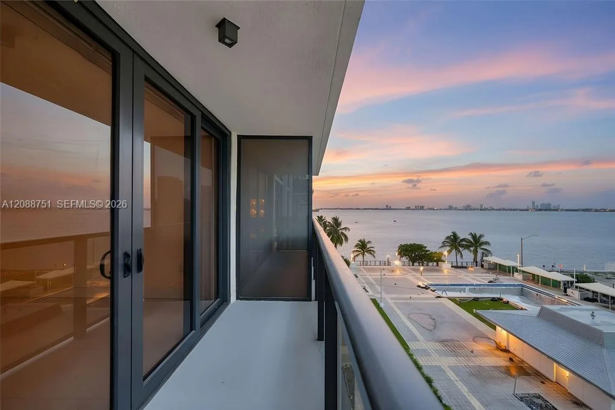 600 NE 36th St #508, Miami: photo 1 of 59