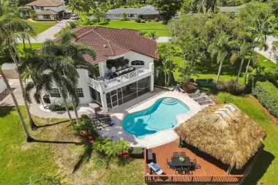 12140 SW 3rd St, Plantation: photo 1 of 101