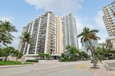 6423 Collins Ave #1201, Miami Beach: photo 1 of 33