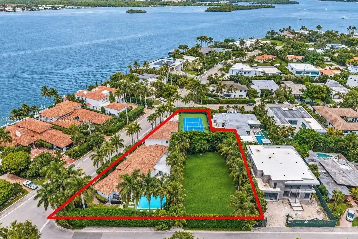 10031 W Broadview Dr, Bay Harbor Islands: photo 1 of 15