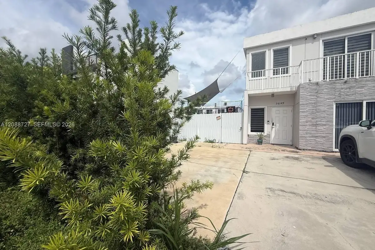 26149 SW 137th Ave, Homestead: photo 1 of 22