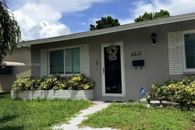 4913 NW 52nd St, Tamarac: photo 1 of 4