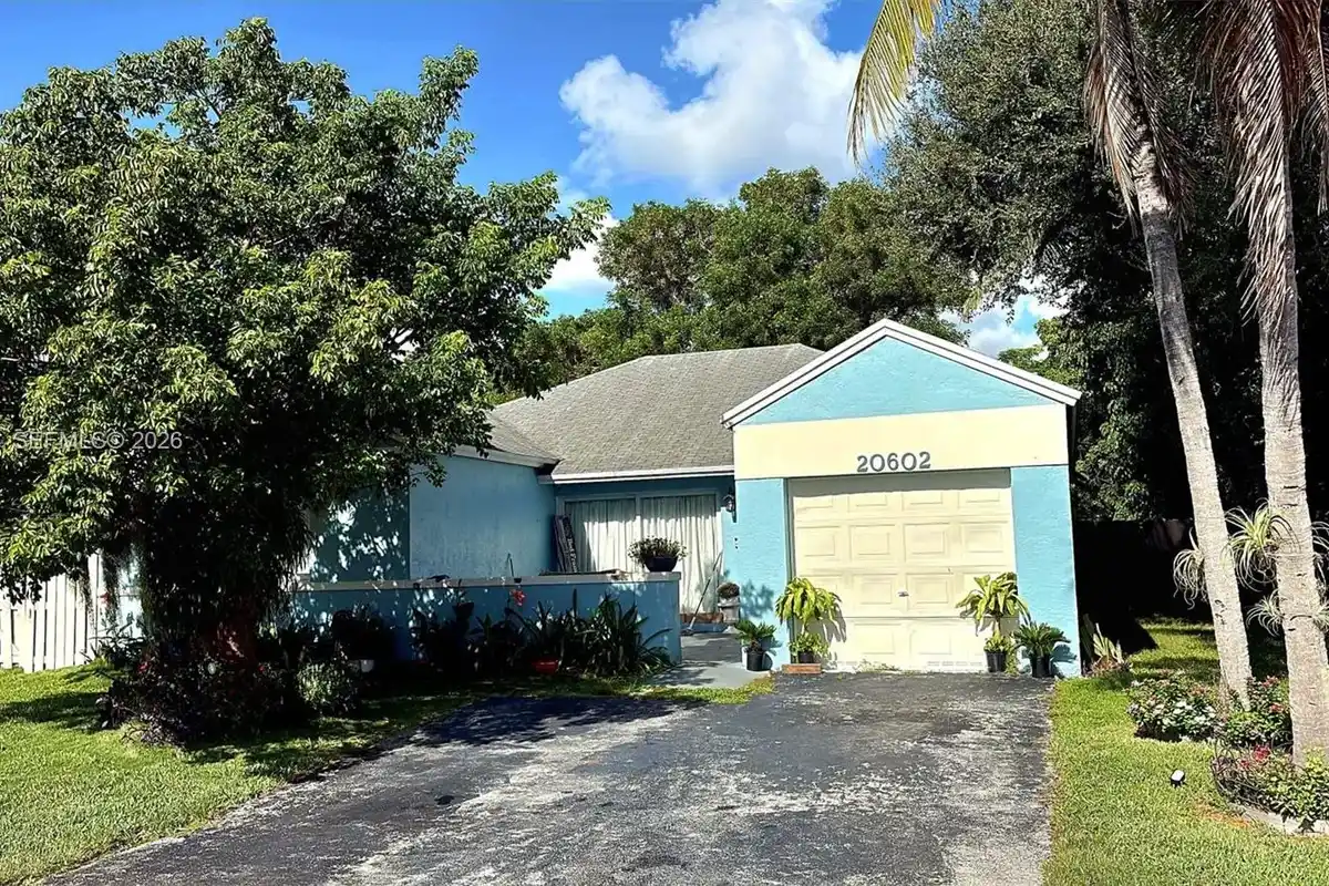 20602 SW 103rd Ave, Cutler Bay: photo 1 of 9
