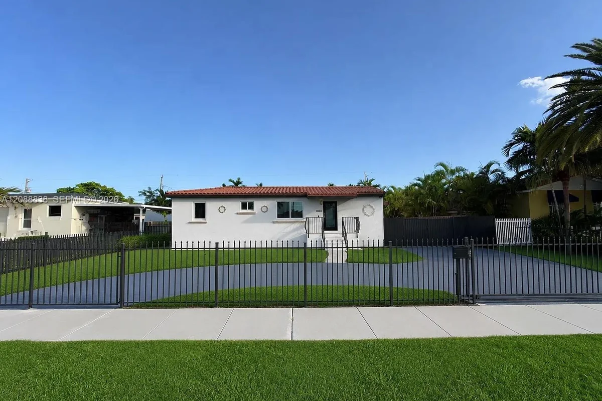 8260 SW 27th Ter, Miami: photo 1 of 13
