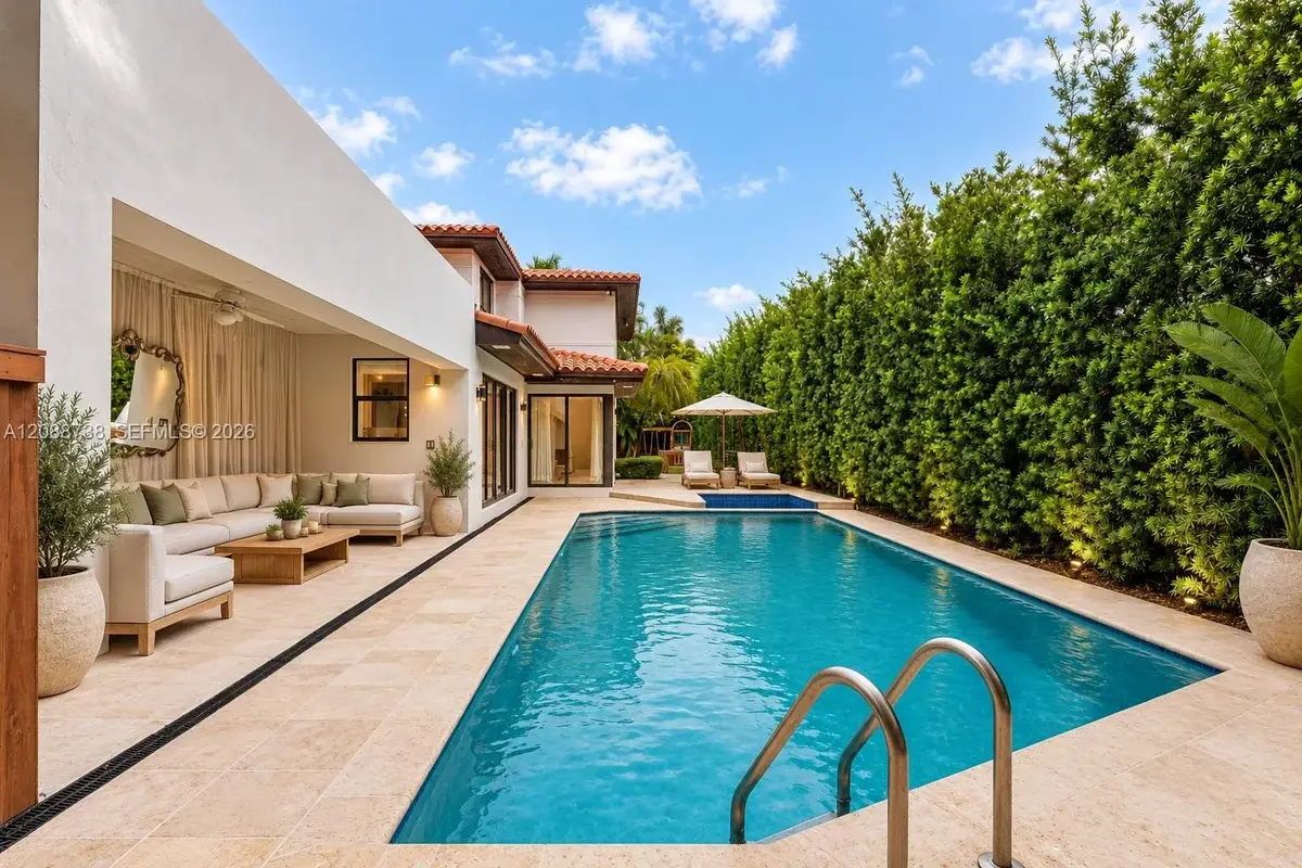1600 W 24th St, Miami Beach: photo 1 of 48