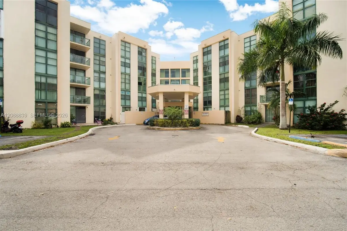 2075 SW 122nd Ave #130, Miami: photo 1 of 19