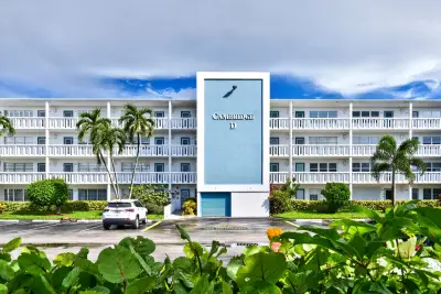 2079 Cambridge D, Deerfield Beach: photo 1 of 25