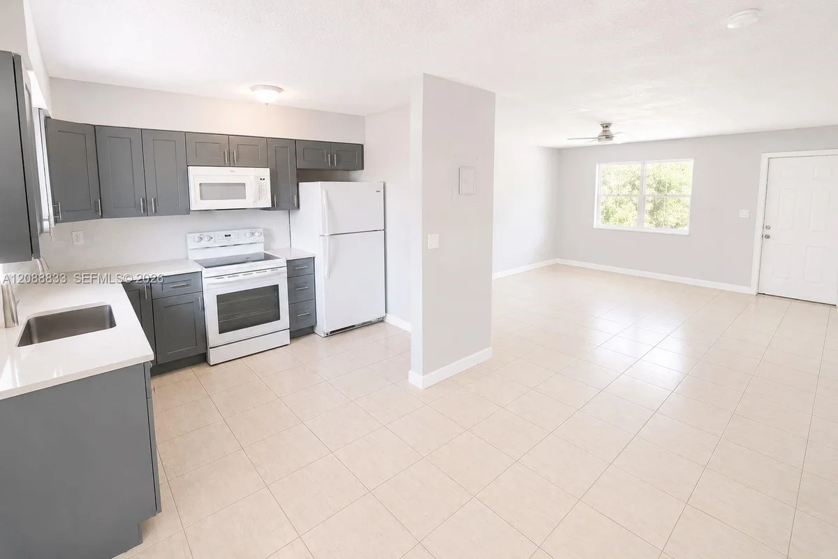 202 SW 27th Ter, Fort Lauderdale: photo 1 of 8