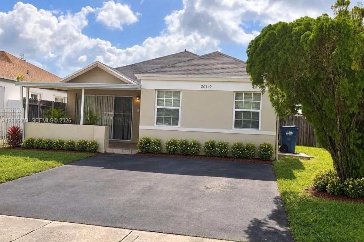 20119 NW 36th Ct, Miami Gardens: photo 1 of 10
