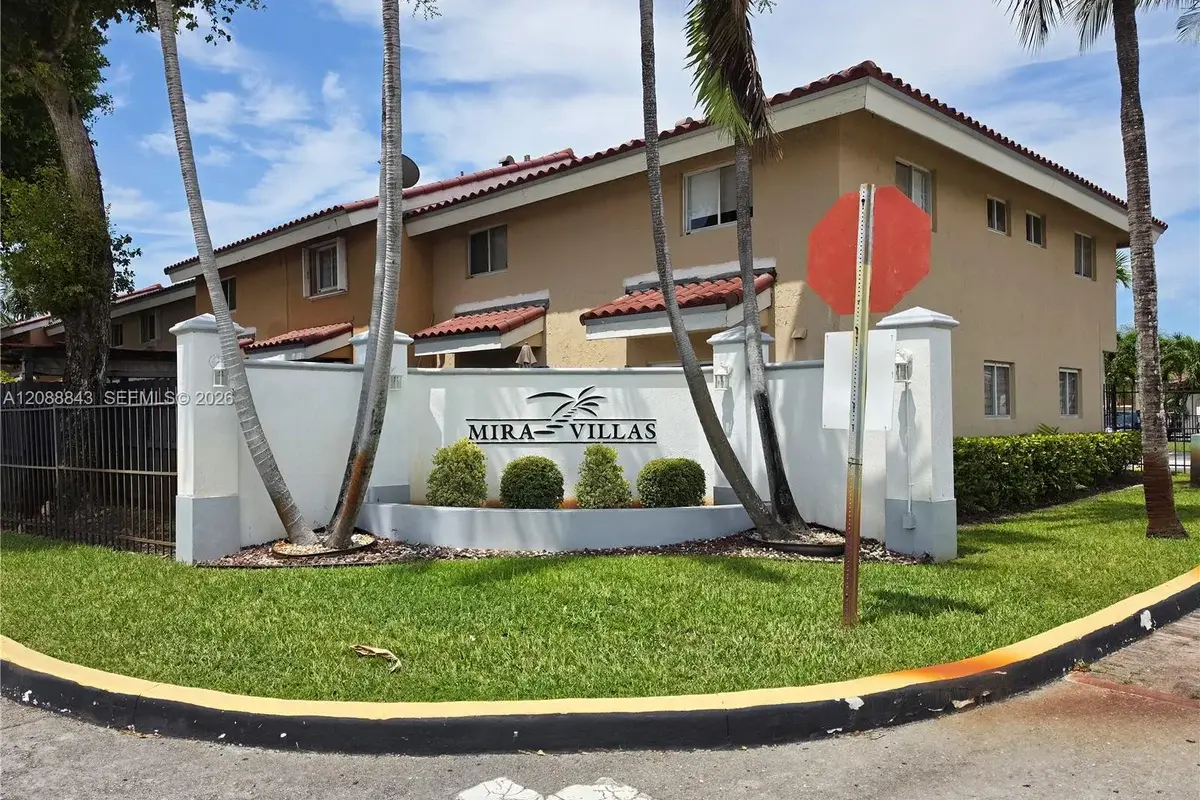 560 NW 82nd Pl #306, Miami: photo 1 of 24