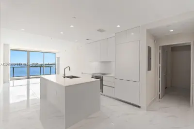 700 NE 24th #804, Miami: photo 1 of 61