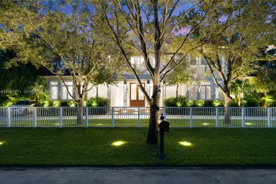 7220 SW 125th St, Pinecrest: photo 1 of 48
