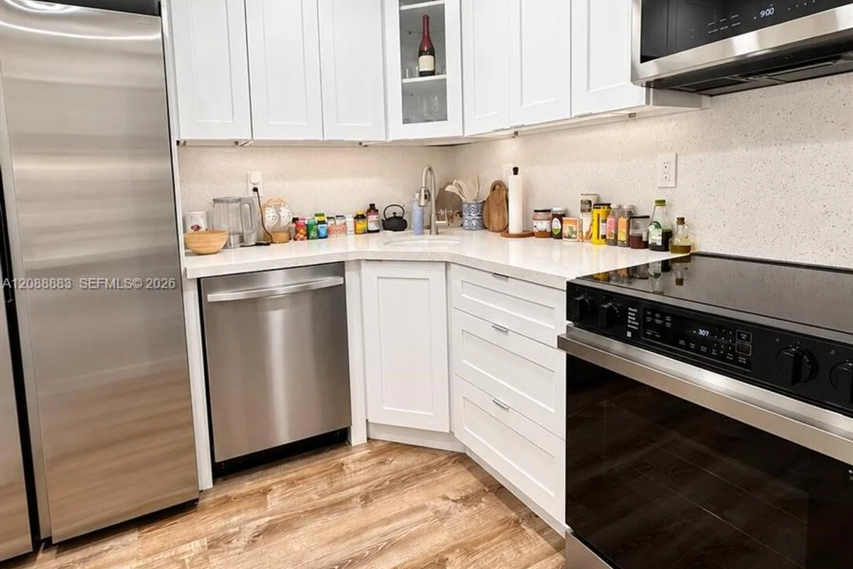 2001 Atlantic Shores Blvd #206, Hallandale Beach: photo 1 of 10