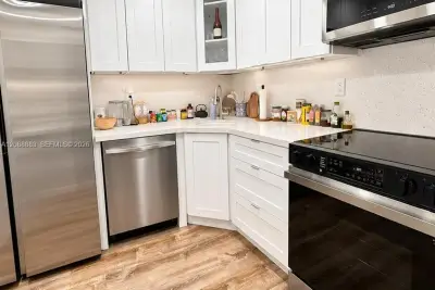 2001 Atlantic Shores Blvd #206, Hallandale Beach: photo 1 of 10