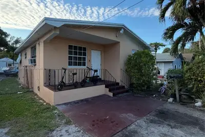 8848 NW 5th Ave, El Portal: photo 1 of 2