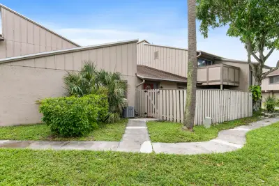 2130 NW 58th Ave #25-C, Lauderhill: photo 1 of 12