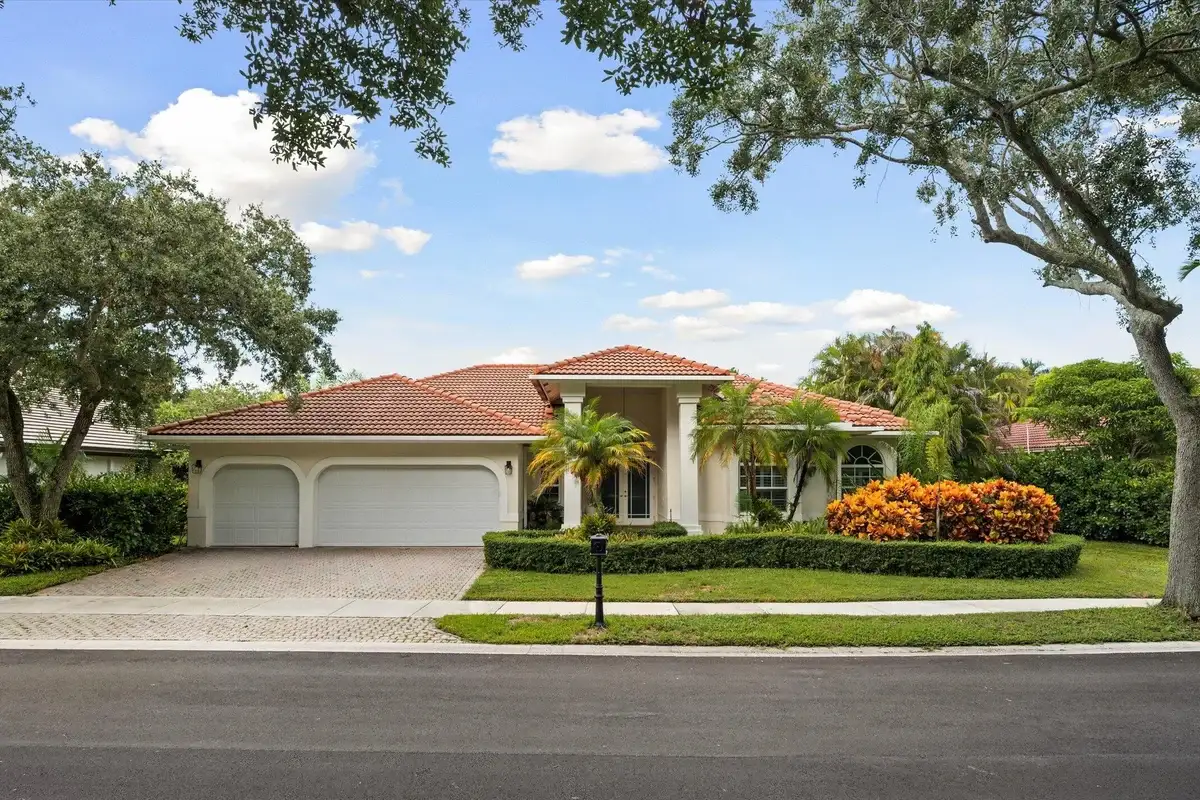 2647 Edgewater Dr, Weston: photo 1 of 55