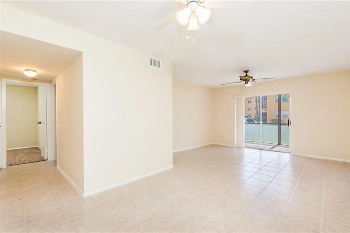 4324 NW 9th Ave #6-1B, Deerfield Beach: photo 1 of 17