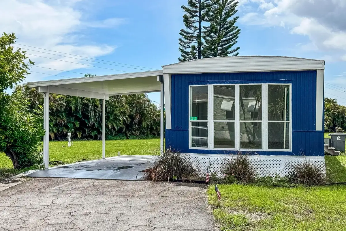 4022 68th St N #826, Riviera Beach: photo 1 of 13