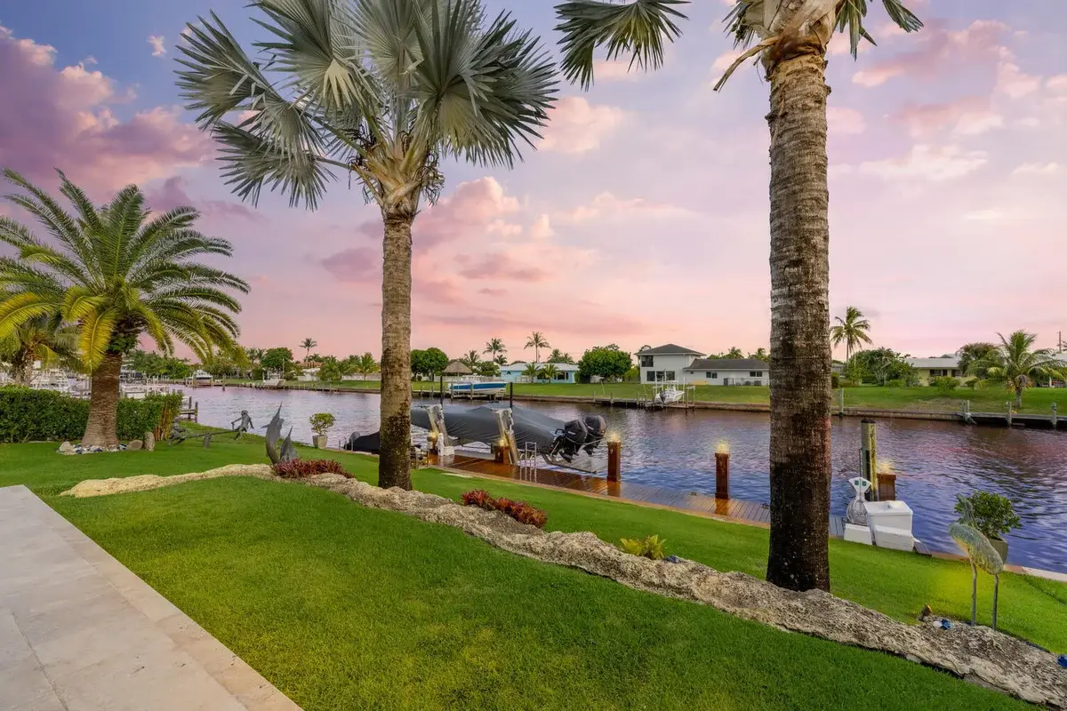206 Arlington Rd, West Palm Beach: photo 1 of 46