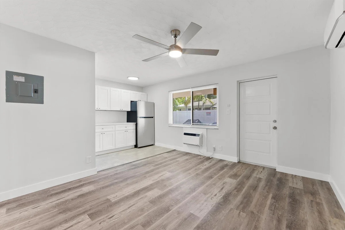 1632 NE 4th Pl #2, Fort Lauderdale: photo 1 of 14