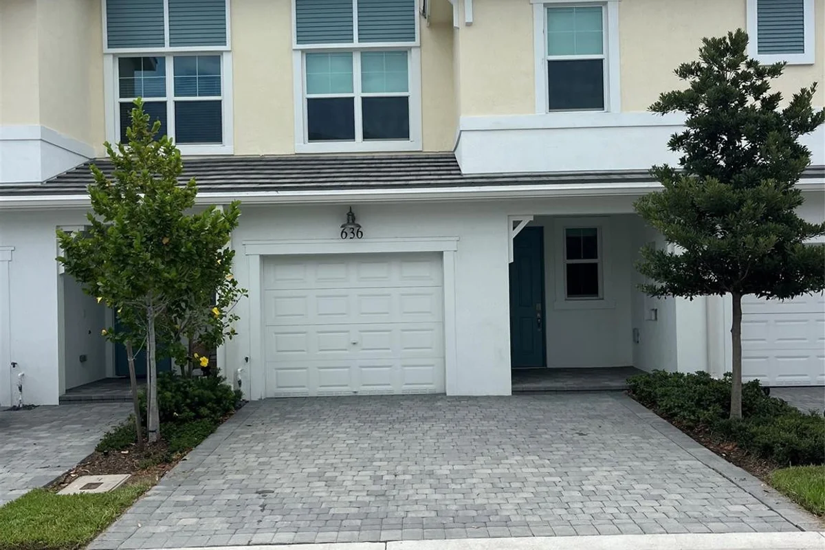 636 Parsons Way, Deerfield Beach: photo 1 of 21
