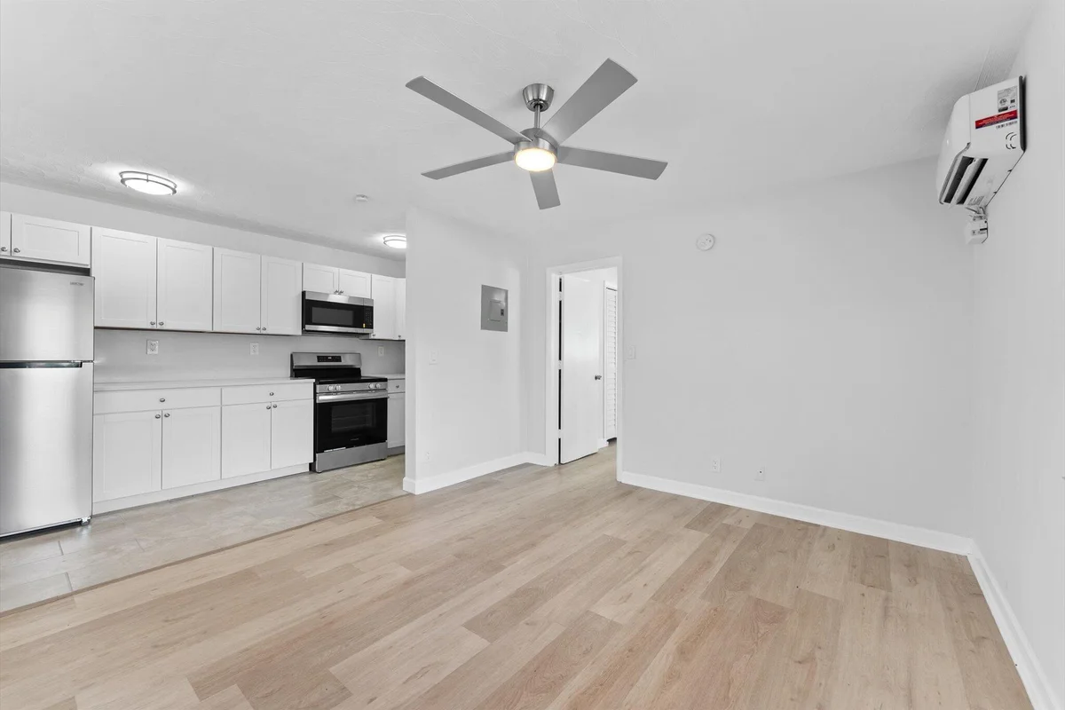 1632 NE 4th Pl #1, Fort Lauderdale: photo 1 of 13