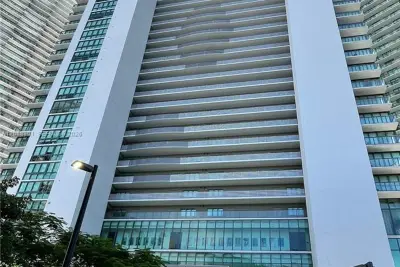 650 NE 32nd St #2003, Miami: photo 1 of 38