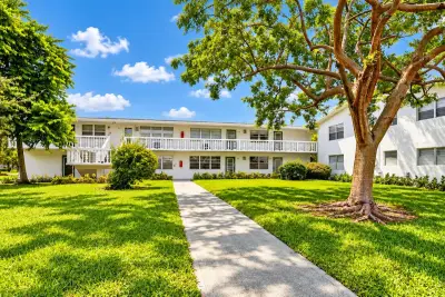 306 Farnham M, Deerfield Beach: photo 1 of 72